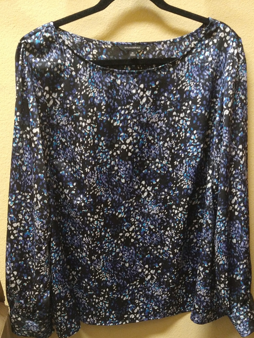 Banana Republic satin print blouse